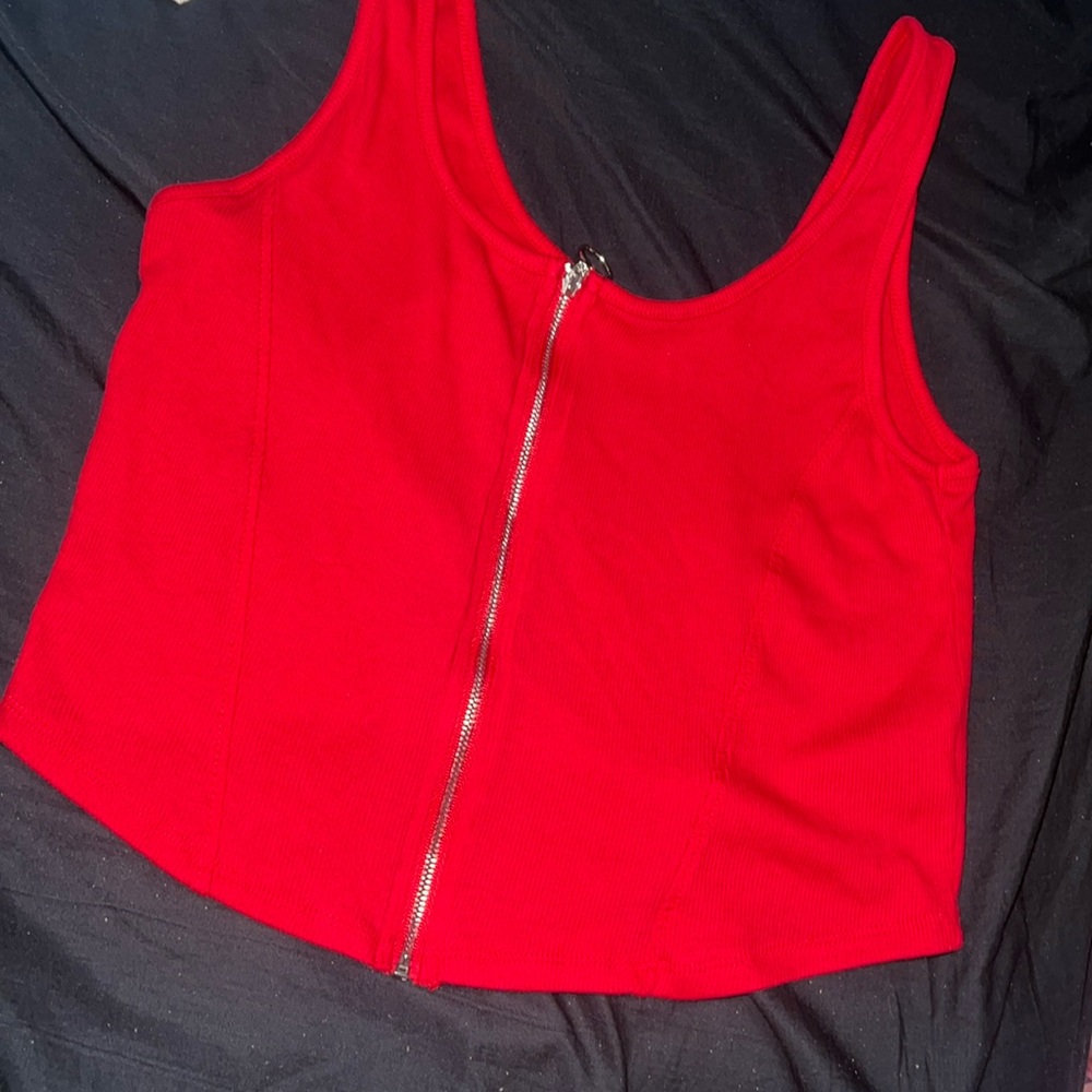 Zip up tank sports